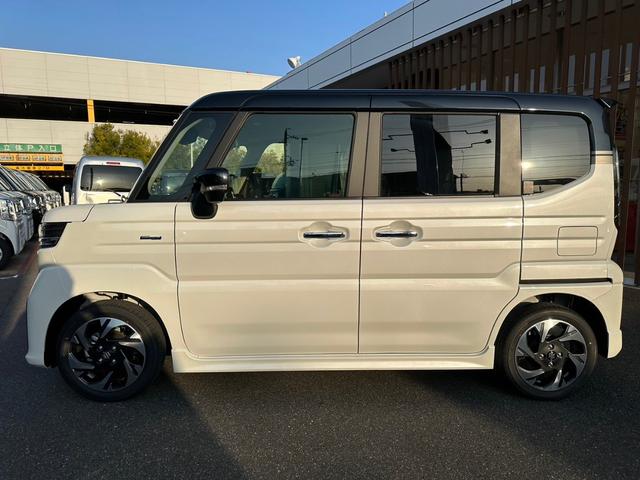 スペーシアカスタム ハイブリッドＸＳ　届出済未使用車・２ＷＤ・ＣＶＴ・ＬＥＤヘッドライト・電動パーキングブレーキ・シートヒーター・両側電動スライド・ステアリングヒーター・マルチユースフラップ・１５インチアルミ・ＵＳＢソケット・本革ハンドル（12枚目）