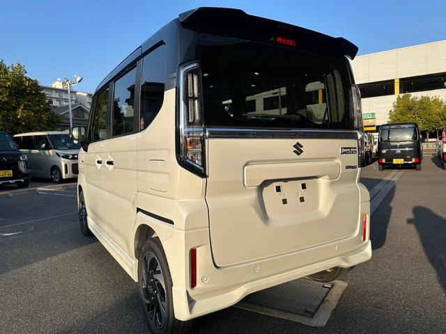 スペーシアカスタム ハイブリッドＸＳ　届出済未使用車・２ＷＤ・ＣＶＴ・ＬＥＤヘッドライト・電動パーキングブレーキ・シートヒーター・両側電動スライド・ステアリングヒーター・マルチユースフラップ・１５インチアルミ・ＵＳＢソケット・本革ハンドル（15枚目）