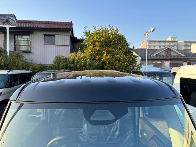 スペーシアカスタム ハイブリッドＸＳ　届出済未使用車・２ＷＤ・ＣＶＴ・ＬＥＤヘッドライト・電動パーキングブレーキ・シートヒーター・両側電動スライド・ステアリングヒーター・マルチユースフラップ・１５インチアルミ・ＵＳＢソケット・本革ハンドル（16枚目）