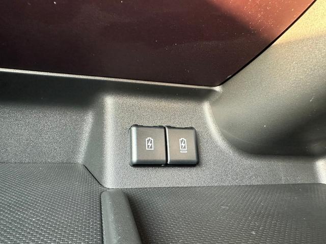 スペーシアカスタム ハイブリッドＸＳ　届出済未使用車・２ＷＤ・ＣＶＴ・ＬＥＤヘッドライト・電動パーキングブレーキ・シートヒーター・両側電動スライド・ステアリングヒーター・マルチユースフラップ・１５インチアルミ・ＵＳＢソケット・本革ハンドル（36枚目）