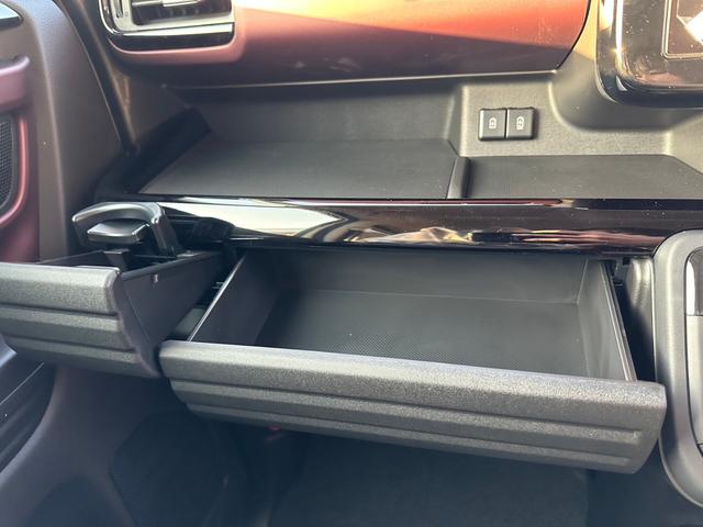 スペーシアカスタム ハイブリッドＸＳ　届出済未使用車・２ＷＤ・ＣＶＴ・ＬＥＤヘッドライト・電動パーキングブレーキ・シートヒーター・両側電動スライド・ステアリングヒーター・マルチユースフラップ・１５インチアルミ・ＵＳＢソケット・本革ハンドル（39枚目）