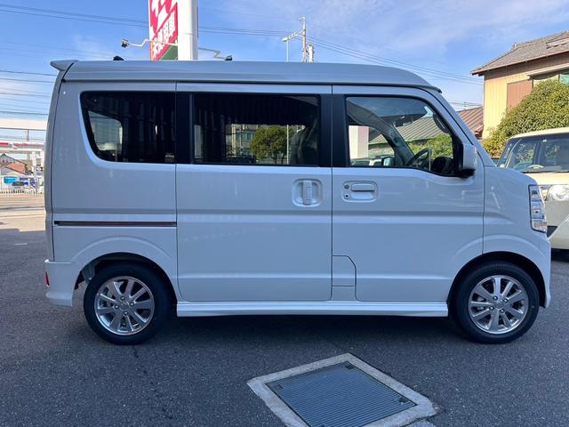 エブリイワゴン ＰＺターボ　・届出済未使用車・２ＷＤ・ＣＶＴ・ハイルーフ・片側電動スライドドア・セーフティサポート・ＬＥＤヘッドライト・オーバーヘッドシェルフ・アルミホイール・ＵＳＢ電源ソケット・プッシュスタート（11枚目）