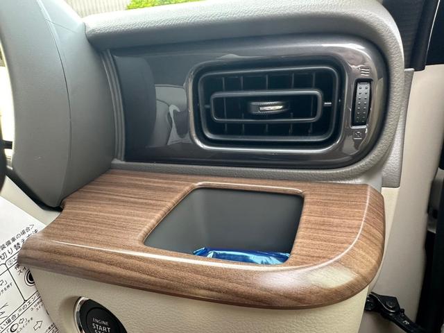 アルトラパンＬＣ Ｘ　・２ＷＤ・ＣＶＴ・届出済未使用車・スズキセーフティサポート・プッシュスタート・ＬＥＤヘッドライト・アルミホイール・シートヒーター・ＵＳＢ電源ソケット・６スピーカー・プレミアムＵＶガラス（19枚目）