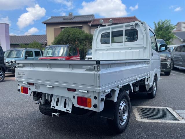 クリッパートラック ＤＸ　農繁仕様　・届出済未使用車・４ＷＤ・５ＭＴ・キーレス・パワーウィンドウ・エアコン・パワステ・ラジオデッキ・デフロック・ワーキングランプ・ゲートプロテクター・リアゲートチェーン・トリイプロテクター（13枚目）
