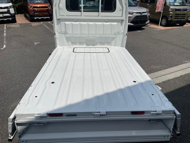 クリッパートラック ＤＸ　農繁仕様　・届出済未使用車・４ＷＤ・５ＭＴ・キーレス・パワーウィンドウ・エアコン・パワステ・ラジオデッキ・デフロック・ワーキングランプ・ゲートプロテクター・リアゲートチェーン・トリイプロテクター（27枚目）