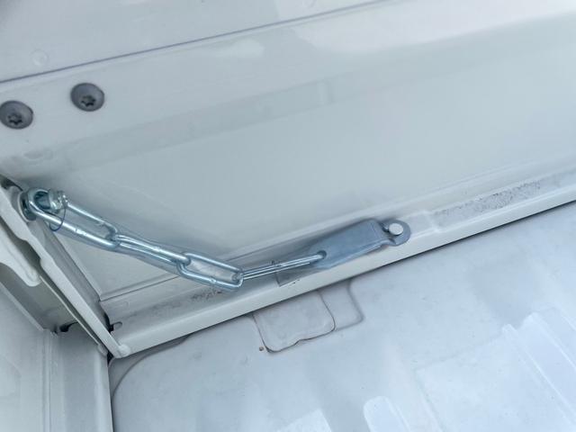 クリッパートラック ＤＸ　農繁仕様　・届出済未使用車・４ＷＤ・５ＭＴ・キーレス・パワーウィンドウ・エアコン・パワステ・ラジオデッキ・デフロック・ワーキングランプ・ゲートプロテクター・リアゲートチェーン・トリイプロテクター（28枚目）