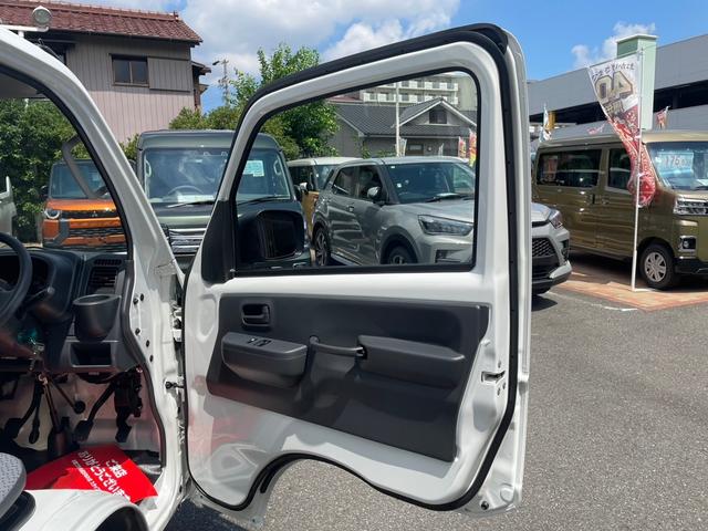 クリッパートラック ＤＸ　農繁仕様　・届出済未使用車・４ＷＤ・５ＭＴ・キーレス・パワーウィンドウ・エアコン・パワステ・ラジオデッキ・デフロック・ワーキングランプ・ゲートプロテクター・リアゲートチェーン・トリイプロテクター（31枚目）