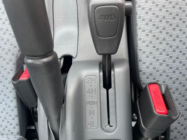 クリッパートラック ＤＸ　農繁仕様　・届出済未使用車・４ＷＤ・５ＭＴ・キーレス・パワーウィンドウ・エアコン・パワステ・ラジオデッキ・デフロック・ワーキングランプ・ゲートプロテクター・リアゲートチェーン・トリイプロテクター（37枚目）