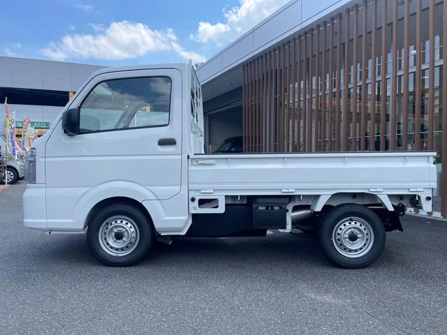 ＮＴ１００クリッパートラック ＤＸ農繁仕様　・届出済未使用車・４ＷＤ・５ＭＴ・キーレス・パワーウィンドウ・エアコン・パワステ・ラジオデッキ・デフロック・ワーキングランプ・ゲートプロテクター・リアゲートチェーン・トリイプロテクター（12枚目）