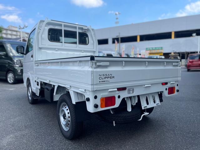 ＮＴ１００クリッパートラック ＤＸ農繁仕様　・届出済未使用車・４ＷＤ・５ＭＴ・キーレス・パワーウィンドウ・エアコン・パワステ・ラジオデッキ・デフロック・ワーキングランプ・ゲートプロテクター・リアゲートチェーン・トリイプロテクター（16枚目）