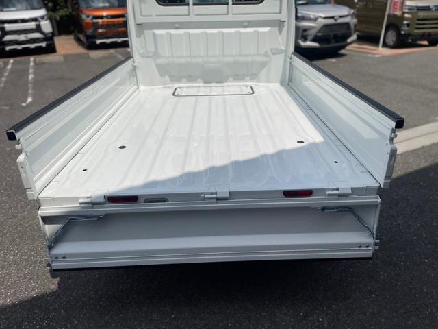 ＮＴ１００クリッパートラック ＤＸ農繁仕様　・届出済未使用車・４ＷＤ・５ＭＴ・キーレス・パワーウィンドウ・エアコン・パワステ・ラジオデッキ・デフロック・ワーキングランプ・ゲートプロテクター・リアゲートチェーン・トリイプロテクター（25枚目）