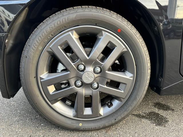 デリカミニ Ｇ　プレミアム　・届出済未使用車・２ＷＤ・ＣＶＴ・両側電動スライド・デジタルルームミラー・電動パーキングブレーキ・マイパイロット・シートヒーター・リアサーキュレーター・ステアリングヒーター・ルーフレール（18枚目）