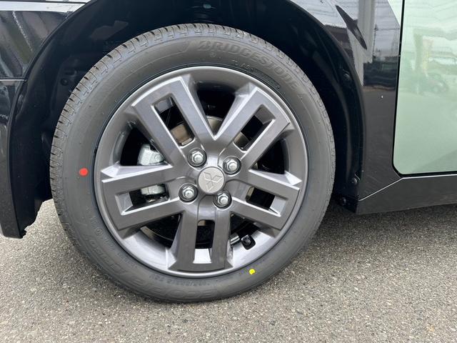 デリカミニ G プレミアム ・届出済未使用車・2WD・CVT・両側電動スライド・デジタルルームミラー・電動パーキングブレーキ・マイパイロット・シートヒーター・リアサーキュレーター・ステアリングヒーター・ルーフレール(18枚目)