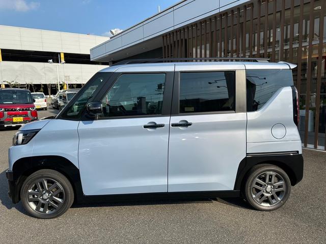 デリカミニ Ｇ　プレミアム　・届出済未使用車・２ＷＤ・ＣＶＴ・両側電動スライド・デジタルルームミラー・電動パーキングブレーキ・マイパイロット・シートヒーター・リアサーキュレーター・ステアリングヒーター・ルーフレール（12枚目）