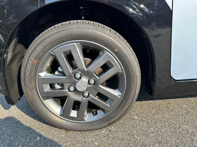 デリカミニ Ｇ　プレミアム　・届出済未使用車・２ＷＤ・ＣＶＴ・両側電動スライド・デジタルルームミラー・電動パーキングブレーキ・マイパイロット・シートヒーター・リアサーキュレーター・ステアリングヒーター・ルーフレール（17枚目）