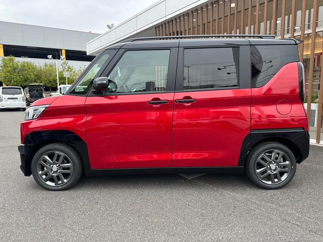 デリカミニ Ｇ　プレミアム　・届出済未使用車・２ＷＤ・ＣＶＴ・両側電動スライド・デジタルルームミラー・電動パーキングブレーキ・マイパイロット・シートヒーター・リアサーキュレーター・ステアリングヒーター・ルーフレール（12枚目）