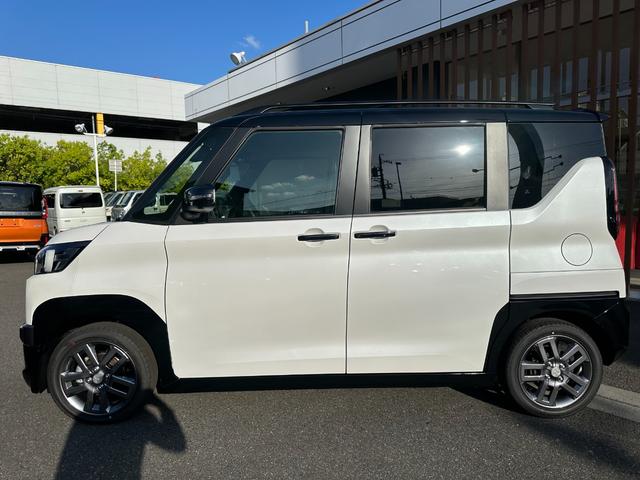 デリカミニ Ｇ　プレミアム　・届出済未使用車・２ＷＤ・ＣＶＴ・両側電動スライド・デジタルルームミラー・電動パーキングブレーキ・マイパイロット・シートヒーター・リアサーキュレーター・ステアリングヒーター・ルーフレール（12枚目）