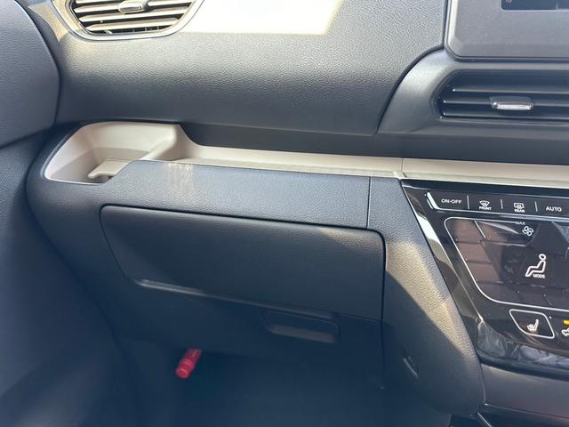 デリカミニ Ｇ　プレミアム　・届出済未使用車・２ＷＤ・ＣＶＴ・両側電動スライド・デジタルルームミラー・電動パーキングブレーキ・マイパイロット・シートヒーター・リアサーキュレーター・ステアリングヒーター・ルーフレール（34枚目）