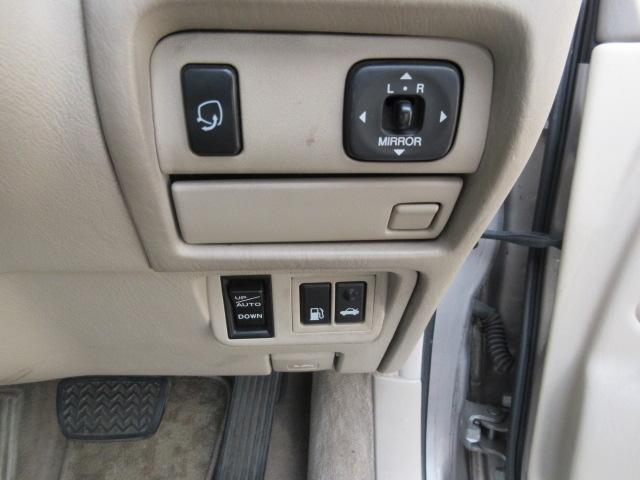 プログレ ＮＣ２５０　プライムセレクション　１オーナー　禁煙車　ＨＩＤヘッド　ナビ　ＥＴＣ　パワーシート（16枚目）