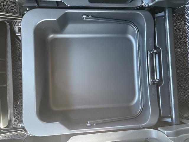 スペーシアカスタムＺ ベースグレード　ＨＩＤヘッドライト　シートヒーター　アイドリングストップ　衝突軽減ブレーキ　ドラレコ　ＣＤ　ＤＶＤ　ＴＶ　ナビ　Ｂｌｕｅｔｏｏｔｈ　ＵＳＢ　全方位カメラ　ステアリングリモコン　左側電動両側スライドドア（26枚目）