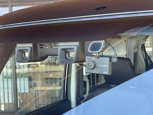 スペーシアカスタムＺ ベースグレード　ＨＩＤヘッドライト　シートヒーター　アイドリングストップ　衝突軽減ブレーキ　ドラレコ　ＣＤ　ＤＶＤ　ＴＶ　ナビ　Ｂｌｕｅｔｏｏｔｈ　ＵＳＢ　全方位カメラ　ステアリングリモコン　左側電動両側スライドドア（42枚目）