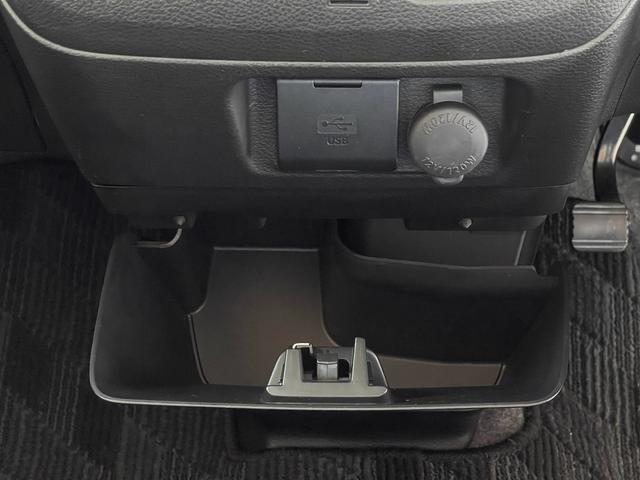 スペーシアカスタムＺ ベースグレード　ワンオーナー　ＨＩＤヘッドライト　シートヒーター　ＥＴＣ　アイドリングストップ　　前後ドラレコ　ＣＤ　ＤＶＤ　ＴＶ　ナビ　Ｂｌｕｅｔｏｏｔｈ　ＵＳＢ　全方位カメラ　ステリモ　電動スライドドア（15枚目）