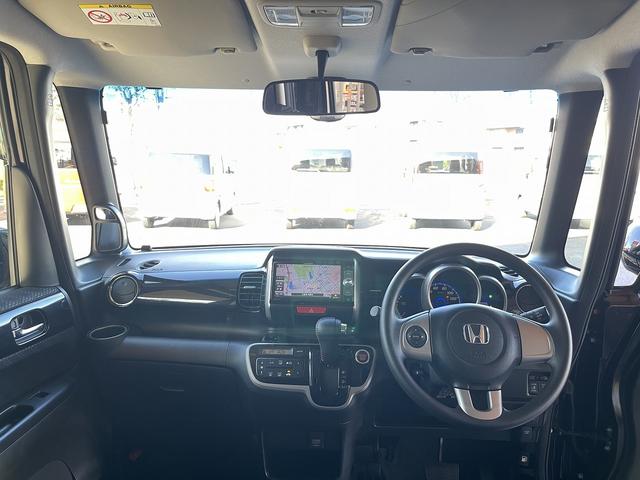 Ｎ－ＢＯＸカスタム Ｇ　ＳＳパッケージ　ＨＩＤヘッドライト　アイドリングストップ　衝突軽減ブレーキ　ＣＤ　ＤＶＤ　フルセグＴＶ　メモリーナビ　Ｂｌｕｅｔｏｏｔｈ　バックカメラ　両側電動スライドドア　禁煙（17枚目）