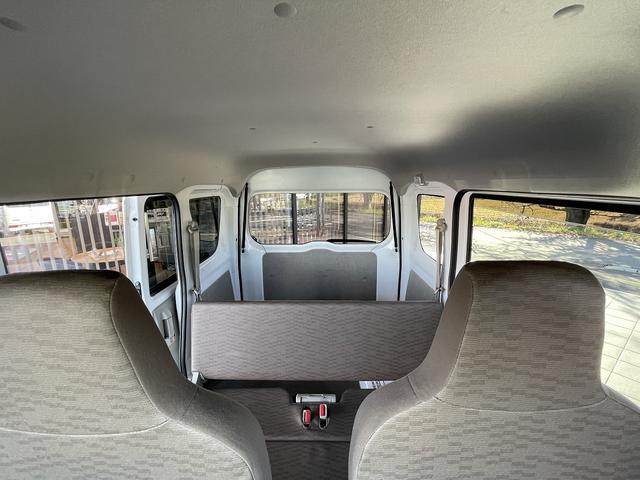 エブリイ ＰＡリミテッド　ＡＢＳ　ヘッドライトレベライザー　禁煙　キーレス　純正ラジオデッキ　両側スライドドア（21枚目）