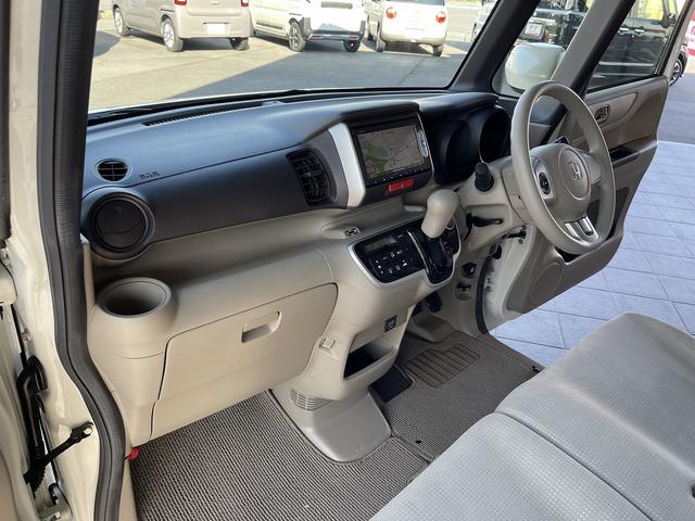 Ｎ－ＢＯＸ Ｇ・Ｌパッケージ　ＥＴＣ　アイドリングストップ　衝突軽減ブレーキ　スマートキー　ＣＤ　メモリーナビ　Ｂｌｕｅｔｏｏｔｈ　バックカメラ　ステアリングリモコン　左側電動両側スライドドア　禁煙（22枚目）