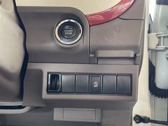 当社は中部運輸局指定工場も完備しておりますので、ご納車前にはベテランの整備士がしっかりと細部まで点検・整備を実施します！ご納車後のアフターサービスも全国チェーンの『ホリデー車検』など充実の設備で安心◎ 5