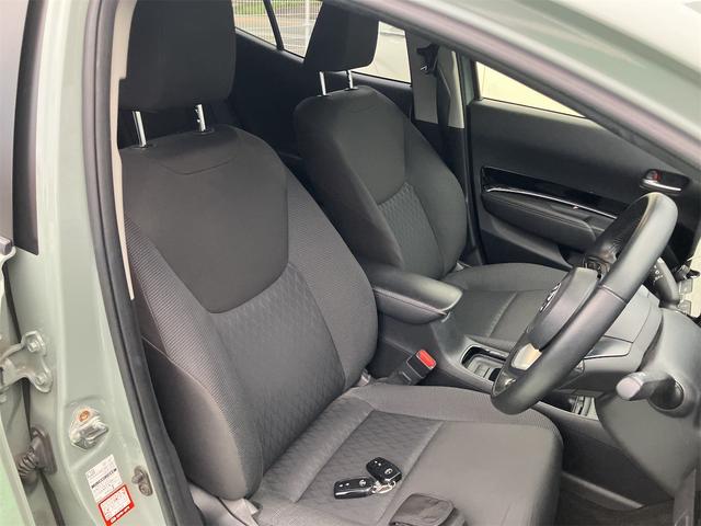 アクア G 10.5インチディスプレイオーディオナビ SDL APPLE CARPLAY 360度パノラミックビューモニター トヨタセーフティーセンス LEDヘッドランプ AC100Vアクセサリーコンセント(3枚目)