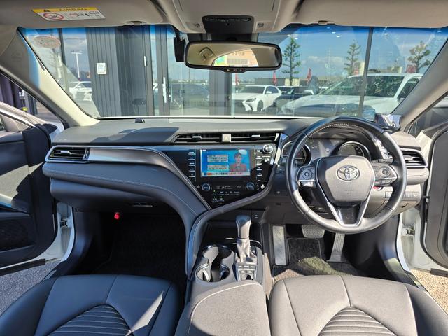 カムリ WS 禁煙/全国対応第三者機関保証1年付き/TRDフルエアロ/TRDアルミ/LEDヘッドライト/ブラックハーフレザーシート/メーカーOPナビ/フルセグ/Bluetooth/前後コーナーセンサー(5枚目)