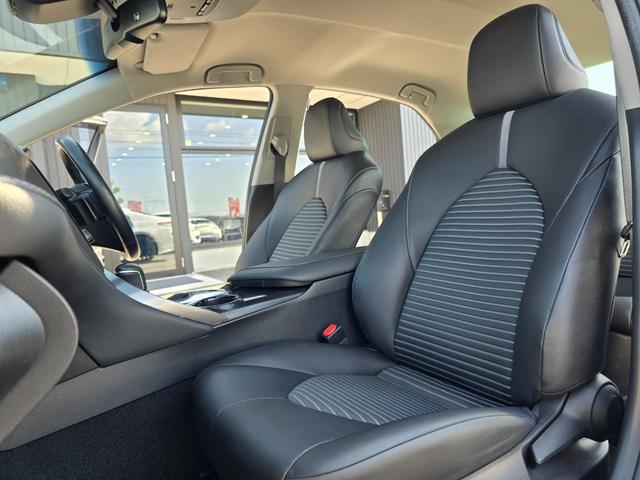 カムリ WS 禁煙/全国対応第三者機関保証1年付き/TRDフルエアロ/TRDアルミ/LEDヘッドライト/ブラックハーフレザーシート/メーカーOPナビ/フルセグ/Bluetooth/前後コーナーセンサー(6枚目)