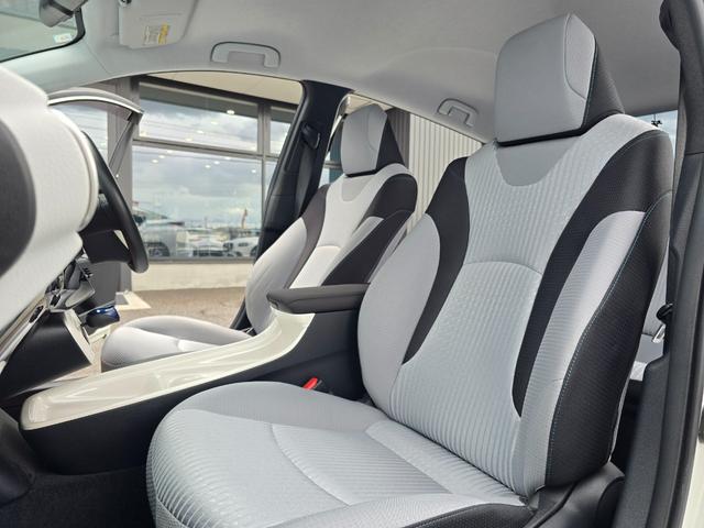 プリウス A 禁煙/1第三者機関保証1年付き/フルエアロ/ヘッドアップディスプレイ/前後コーナーセンサー/地デジTV/Bluetooth/バックカメラ/LEDヘッド/オートハイビーム/ブラインドスポットモニター(5枚目)