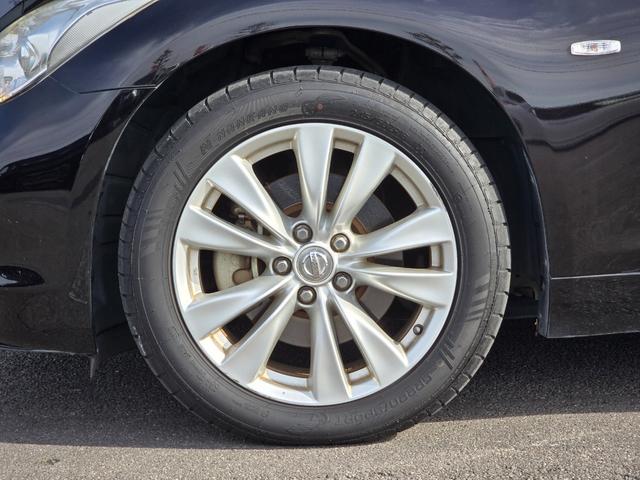 フーガ ２５０ＧＴ　Ａパッケージ　禁煙車／ブラックハーフレザーシート／パワーシート／地デジフルセグＴＶ／Ｂｌｕｅｔｏｏｔｈミュージック／バックカメラ／ＥＴＣ／スマートキー／プッシュスタート／クルコン（32枚目）