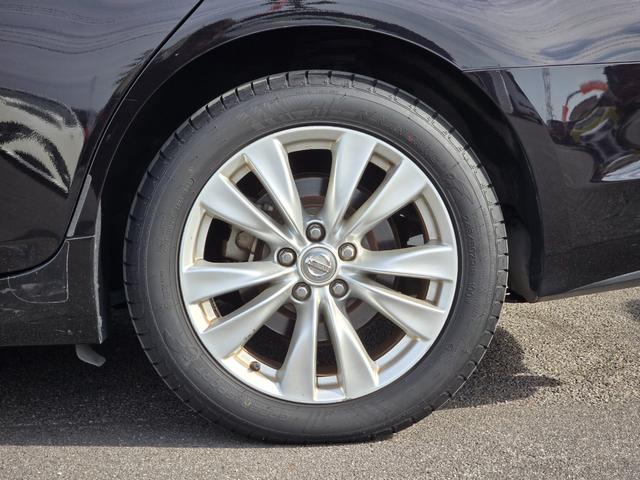 フーガ ２５０ＧＴ　Ａパッケージ　禁煙車／ブラックハーフレザーシート／パワーシート／地デジフルセグＴＶ／Ｂｌｕｅｔｏｏｔｈミュージック／バックカメラ／ＥＴＣ／スマートキー／プッシュスタート／クルコン（33枚目）