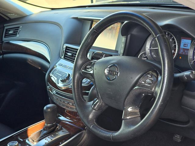 フーガ ２５０ＧＴ　Ａパッケージ　禁煙車／ブラックハーフレザーシート／パワーシート／地デジフルセグＴＶ／Ｂｌｕｅｔｏｏｔｈミュージック／バックカメラ／ＥＴＣ／スマートキー／プッシュスタート／クルコン（41枚目）