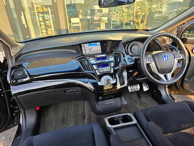 オデッセイ Mエアロパッケージ 禁煙車/車検整備付き/全方位モニター/地デジフルセグTV/スマートキー/18インチアルミホイール/HIDヘッドライト/ETC/横滑り防止装置/後席エアコン(4枚目)