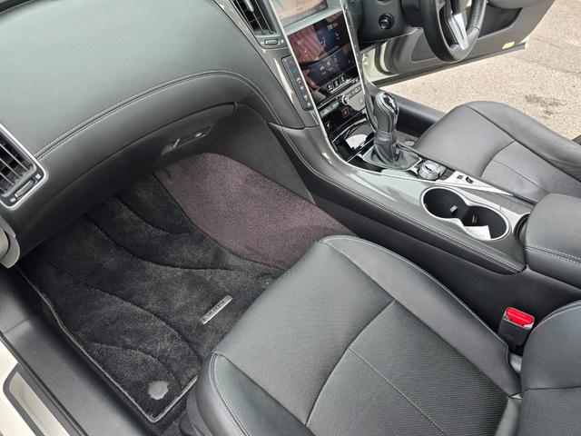 スカイライン ３５０ＧＴ　ハイブリッド　タイプＰ　中期モデル／禁煙車／第三者機関保証１年付き／ＬＥＤヘッドライト／黒本革シート／シートヒーター／全方位モニター／ＢＯＳＥサウンド／前後コーナーセンサー／地デジフルセグ／Ｂｌｕｅｔｏｏｔｈ／ＥＴＣ（76枚目）