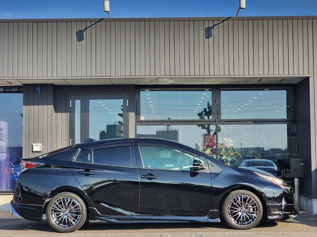 プリウス Ｓ　禁煙車／全国対応１年保証付き／フルエアロ／社外１７インチＡＷ／ヘッドアップディスプレイ／ＳＤナビ／地デジＴＶ／Ｂｌｕｅｔｏｏｔｈ／バックカメラ／衝突被害軽減ブレーキ／コーナーセンサー（30枚目）