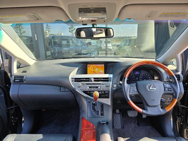 RX RX350 バージョンL 全国対応1年保証付き/スピンドルグリル/22インチアルミ/社外テールランプ/黒本革シート/シートヒーター&クーラー/フルセグTV/Bluetooth/バックカメラ/クリアランスソナー/電動トランク(6枚目)