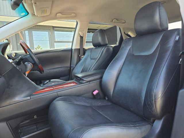 RX RX350 バージョンL 全国対応1年保証付き/スピンドルグリル/22インチアルミ/社外テールランプ/黒本革シート/シートヒーター&クーラー/フルセグTV/Bluetooth/バックカメラ/クリアランスソナー/電動トランク(7枚目)