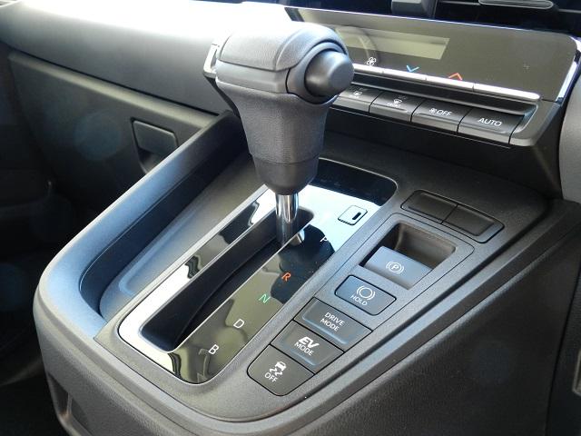 ノア ハイブリッドX tell一本でローン仮審査/低利息チャンス/8人乗り/両側パワースライドドア挟み込み防止機能付/前後方パーキングサポートブレーキ/UVカットガラス/車輌接近通報装置/登録済未使用車/Tコネクト申込(21枚目)