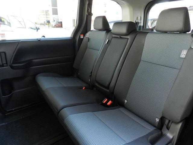 ノア ハイブリッドX tell一本でローン仮審査/低利息チャンス/8人乗り/両側パワースライドドア挟み込み防止機能付/前後方パーキングサポートブレーキ/UVカットガラス/車輌接近通報装置/登録済未使用車/Tコネクト申込(42枚目)