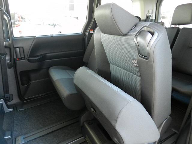 ノア ハイブリッドX tell一本でローン仮審査/低利息チャンス/8人乗り/両側パワースライドドア挟み込み防止機能付/前後方パーキングサポートブレーキ/UVカットガラス/車輌接近通報装置/登録済未使用車/Tコネクト申込(45枚目)