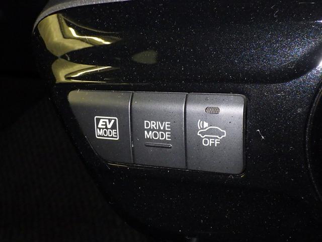 プリウス Ｓ　衝突被害軽減システム　メモリーナビ　ワンセグ　バックカメラ　ＥＴＣ　ＣＤ　ミュージックプレイヤー接続可　オートクルーズコントロール　ＬＥＤヘッドランプ　スマートキー　キーレス　ハイブリッド（14枚目）