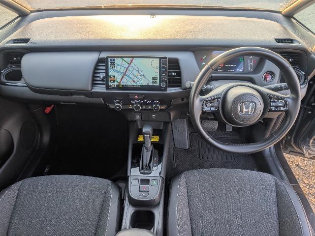 フィット ｅ：ＨＥＶホーム　ブラックスタイル　前後ドラレコ付き（10枚目）