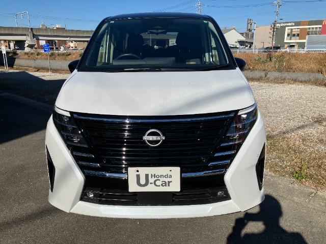 セレナ ｅ－パワー　ハイウェイスターＶ　ワンオーナー　２トーン（4枚目）