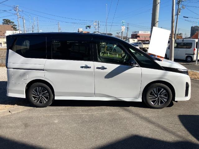 セレナ ｅ－パワー　ハイウェイスターＶ　ワンオーナー　２トーン（6枚目）