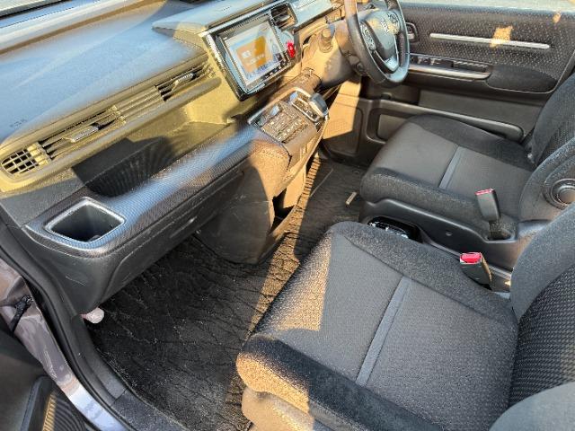 ステップワゴンスパーダ スパーダハイブリッド　Ｇ　ホンダセンシング　ギャザズナビ（14枚目）